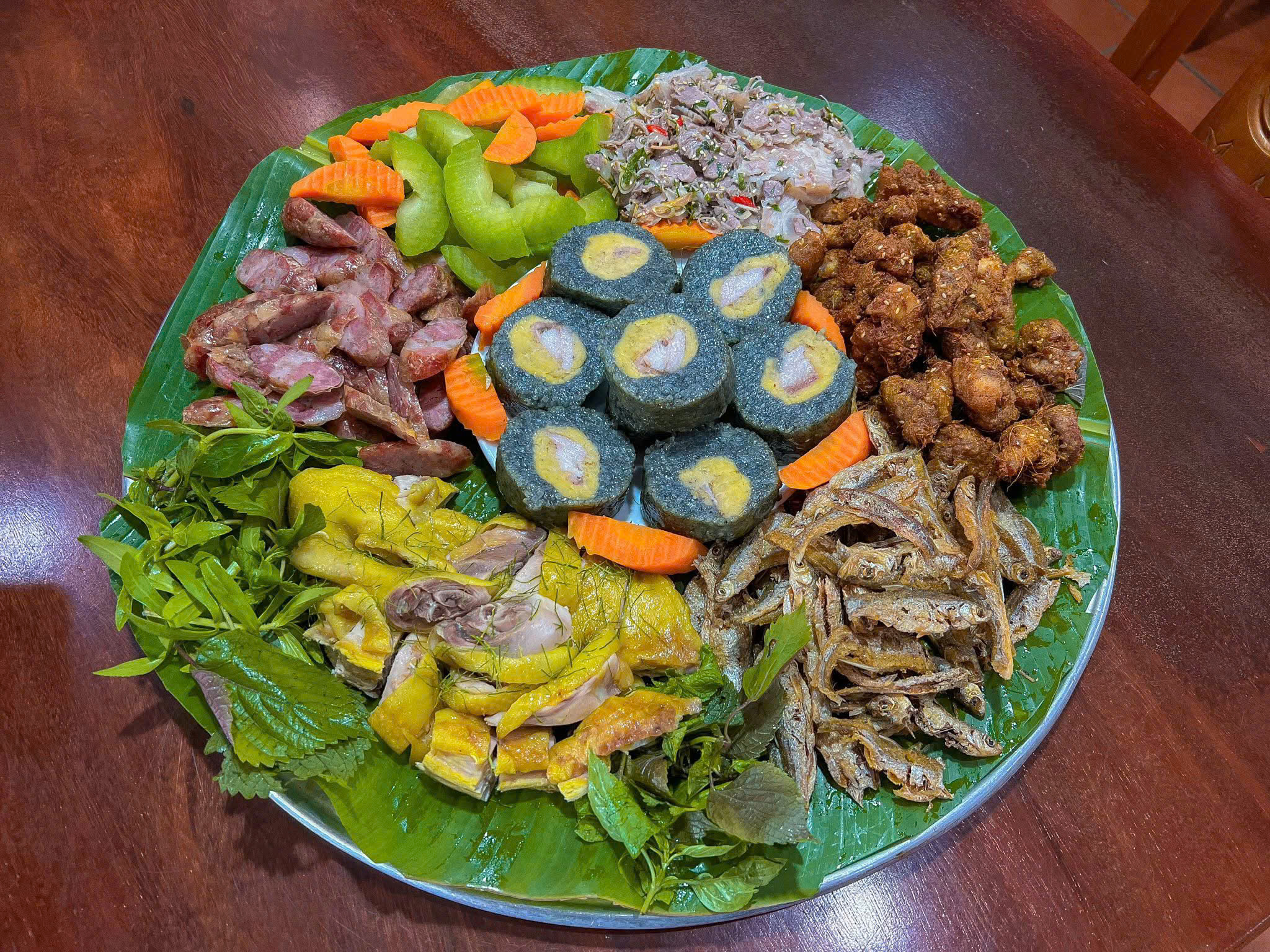 Ẩm thực địa phương tại Dương Gia Đạt Homestay, Bắc Sơn, Lạng Sơn